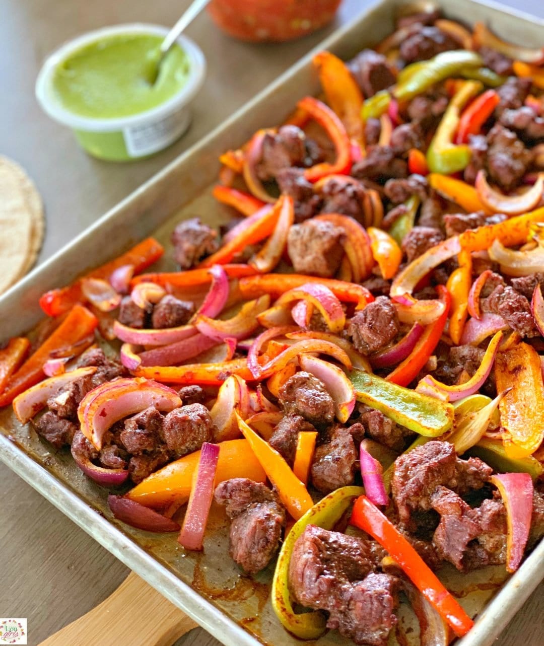 DELICIOUS SHEET PAN STEAK FAJITAS - Lou Lou Girls