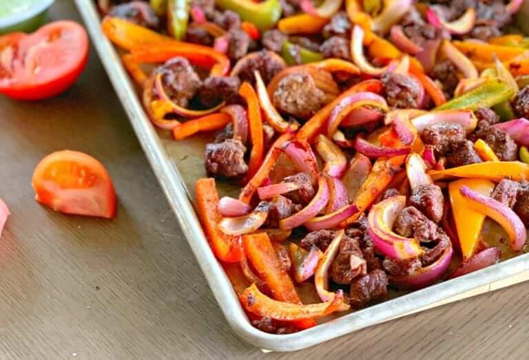 DELICIOUS SHEET PAN STEAK FAJITAS - Lou Lou Girls