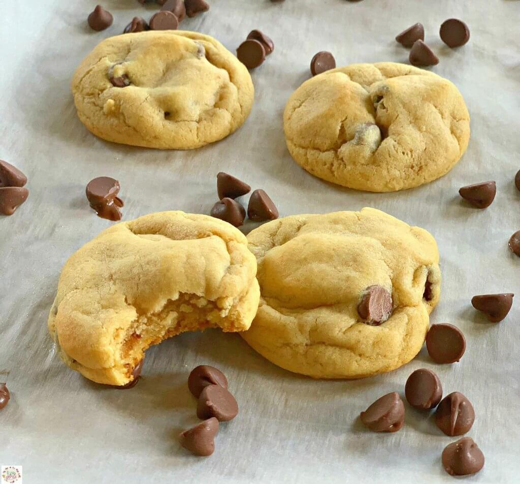 BEST CHOCOLATE CHIP COOKIES - Lou Lou Girls