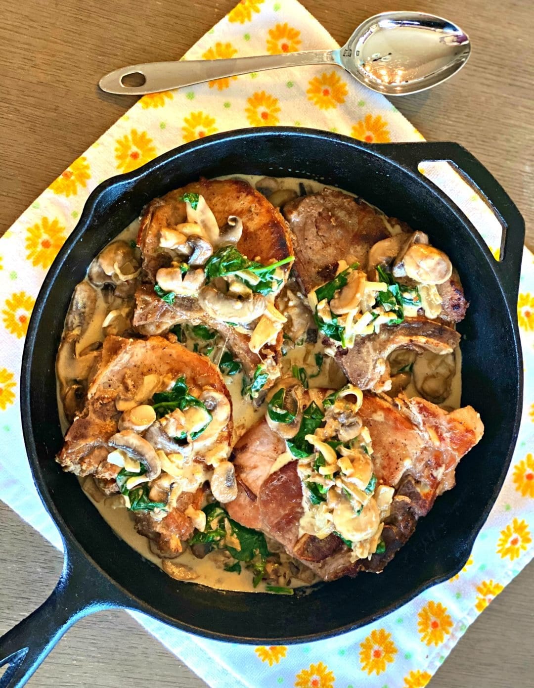 Keto Low Carb Smothered Pork Chops - Lou Lou Girls