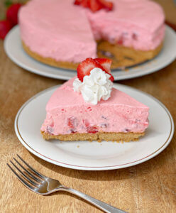 Easy Strawberry Jello Pie - Lou Lou Girls